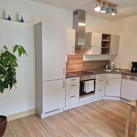 Rebhaus Adams Apartment *