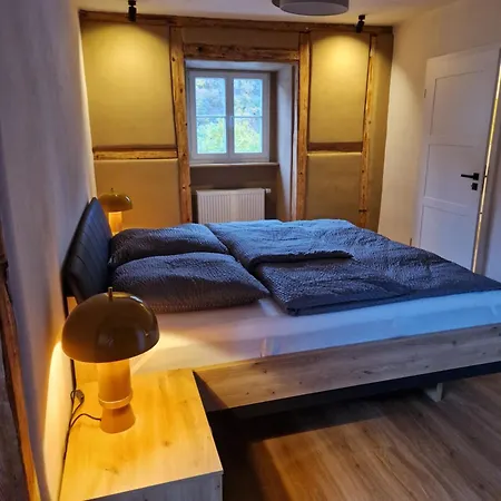 Rebhaus Adams Apartment